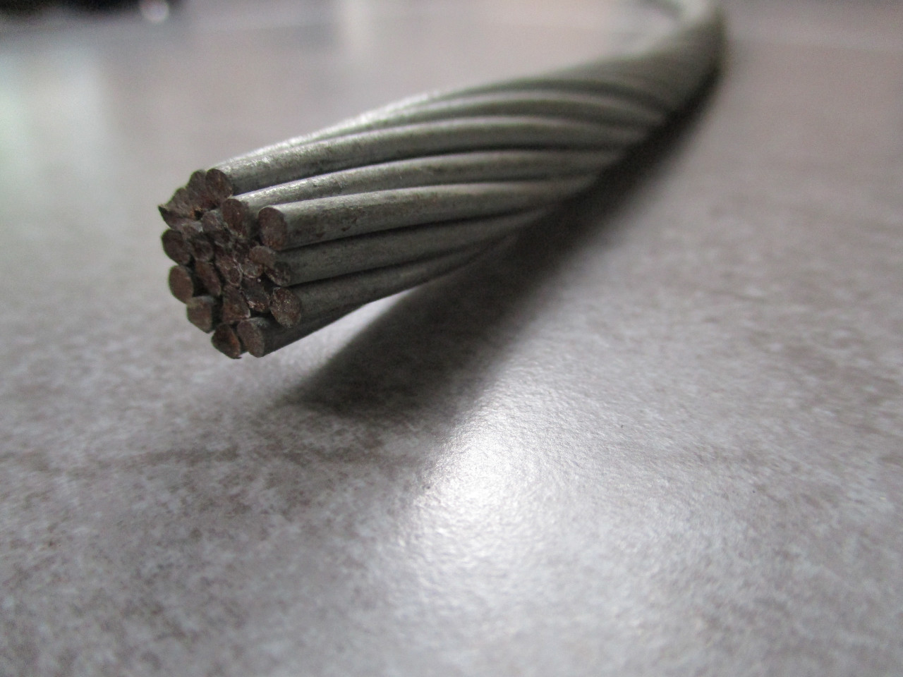 Cáp thép TK, Cáp TK, Lê Hà Vina, Sản phẩm cáp thép tại Lê Hà Vina, Sợi cáp, Sợi cáp viễn thông, Thép cacbon